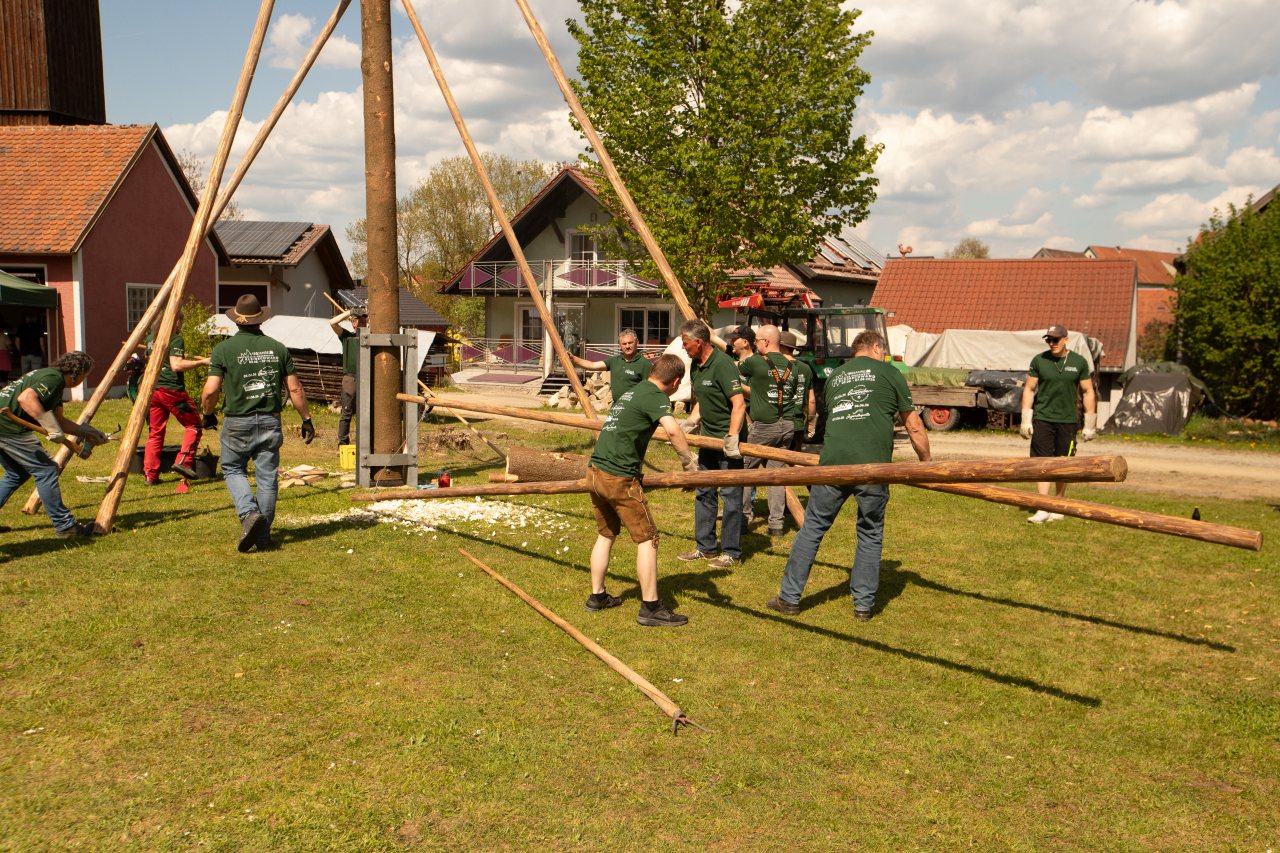 Maibaumaufstellen 2025 FF Kleinschwand